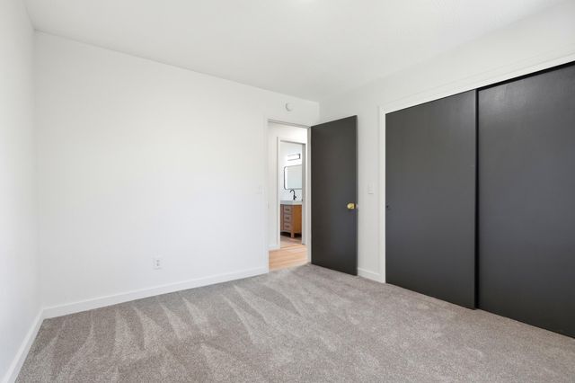 513 S Orchard Crest Avenue, Springfield, MO 65802