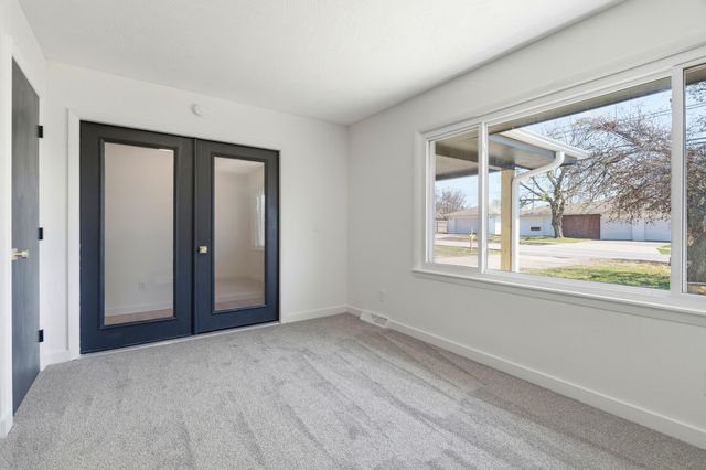 513 S Orchard Crest Avenue, Springfield, MO 65802