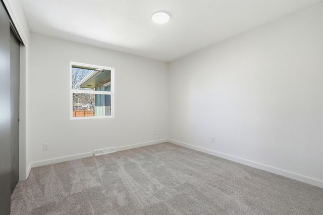 513 S Orchard Crest Avenue, Springfield, MO 65802