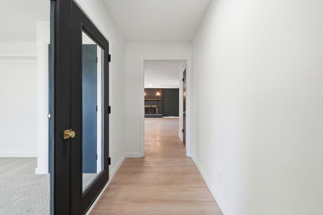 513 S Orchard Crest Avenue, Springfield, MO 65802