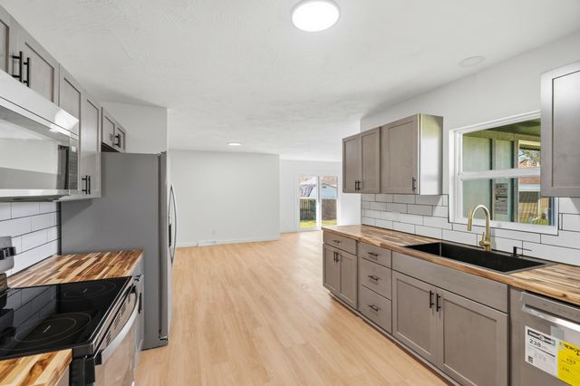 513 S Orchard Crest Avenue, Springfield, MO 65802