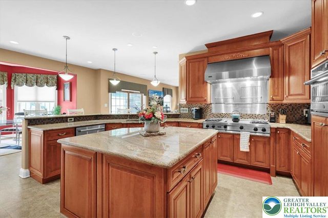 212 Hillview Circle, Bern Twp, PA 19533