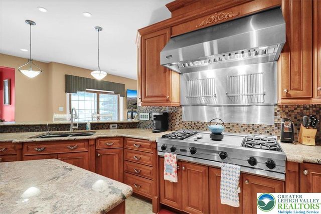 212 Hillview Circle, Bern Twp, PA 19533