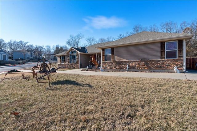 1307 Lawndale Avenue, Pleasant Hill, MO 64080
