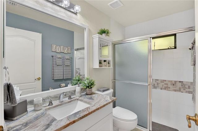 1021 Tivoli CT, Naples, FL 34104