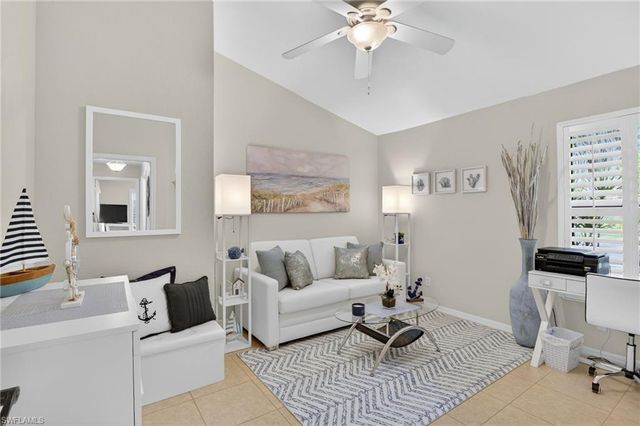 1021 Tivoli CT, Naples, FL 34104