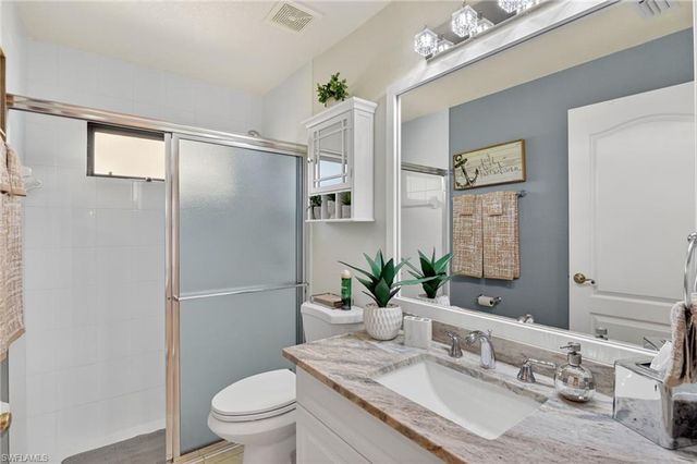 1021 Tivoli CT, Naples, FL 34104