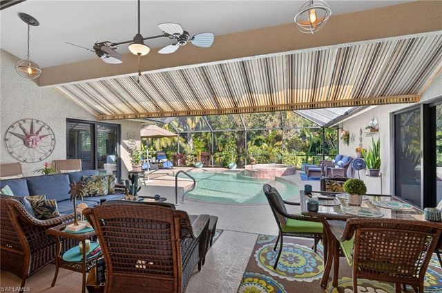 1021 Tivoli CT, Naples, FL 34104