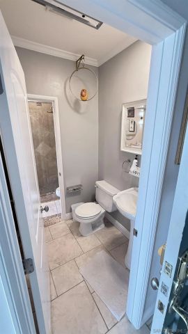 2410 Albatross St. 18, San Diego, CA 92101