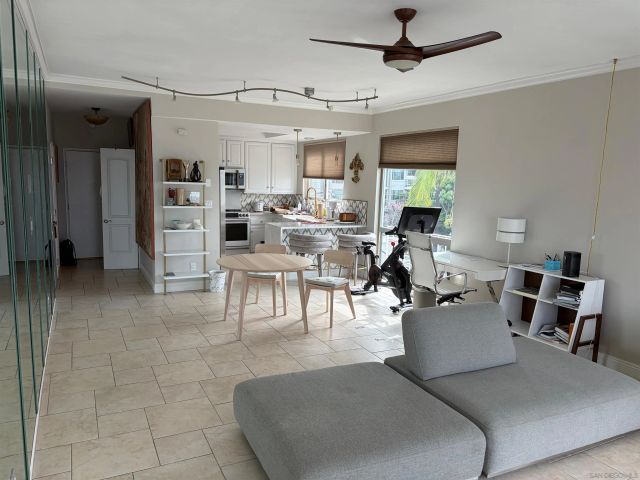 2410 Albatross St. 18, San Diego, CA 92101