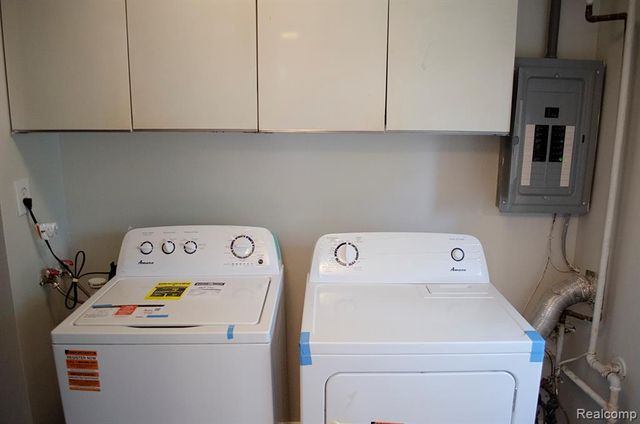 24481 Republic Avenue, Oak Park, MI 48237