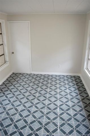 24481 Republic Avenue, Oak Park, MI 48237