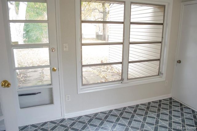 24481 Republic Avenue, Oak Park, MI 48237