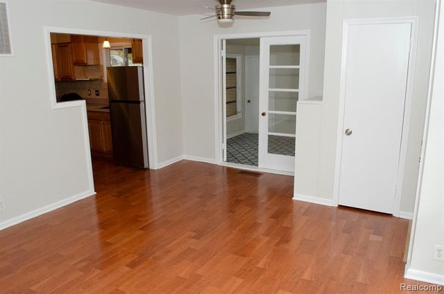 24481 Republic Avenue, Oak Park, MI 48237