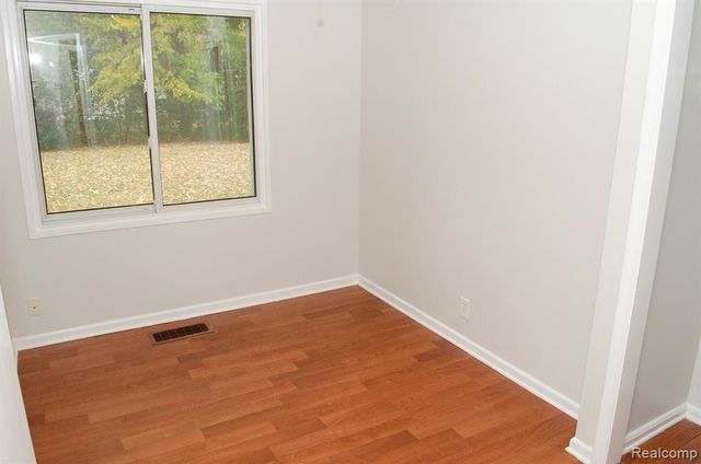 24481 Republic Avenue, Oak Park, MI 48237