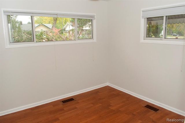 24481 Republic Avenue, Oak Park, MI 48237