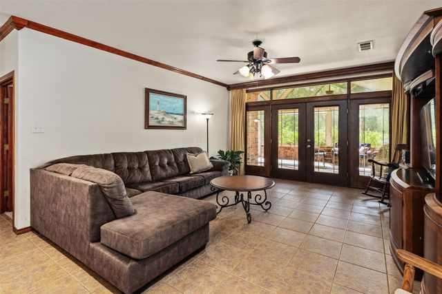 200 Bushwhacker Drive, Mabank, TX 75156