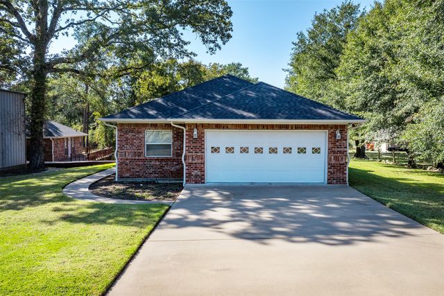 200 Bushwhacker Drive, Mabank, TX 75156
