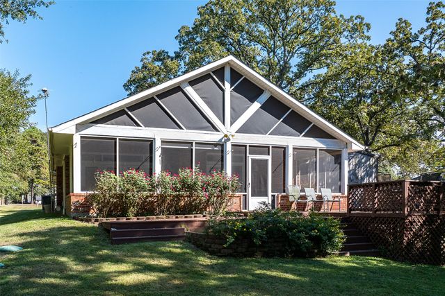 200 Bushwhacker Drive, Mabank, TX 75156