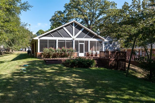 200 Bushwhacker Drive, Mabank, TX 75156