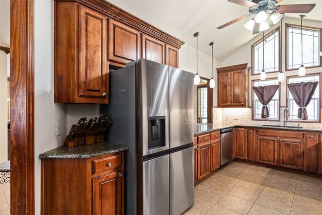 200 Bushwhacker Drive, Mabank, TX 75156