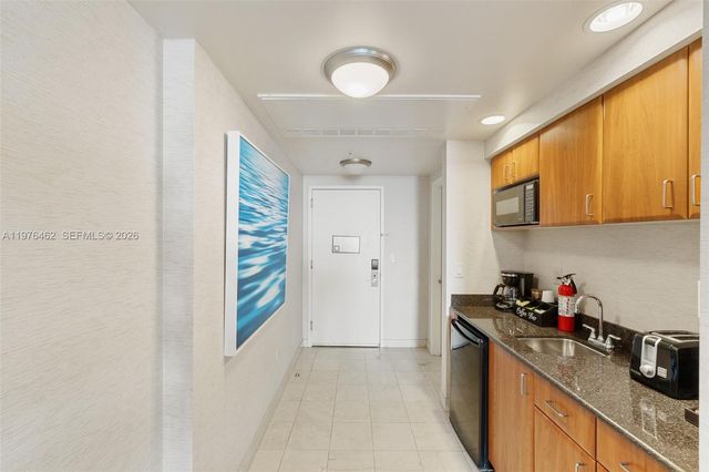 18001 Collins Ave 2001, Sunny Isles Beach, FL 33160