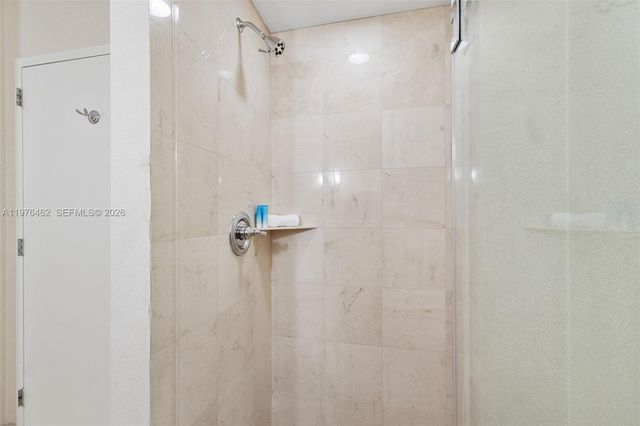 18001 Collins Ave 2001, Sunny Isles Beach, FL 33160