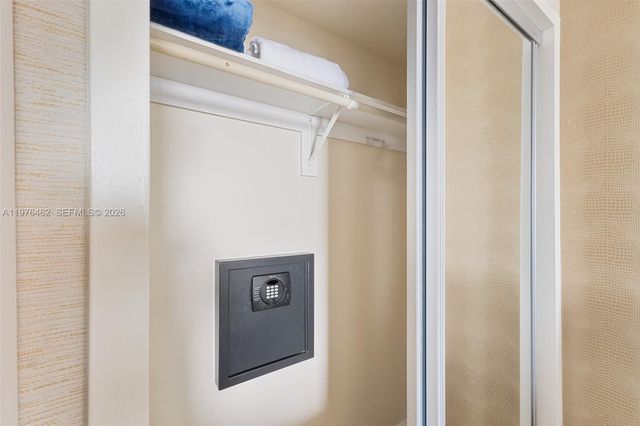 18001 Collins Ave 2001, Sunny Isles Beach, FL 33160