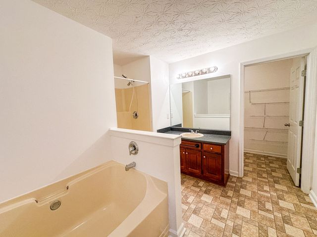 600 Indian Trail, Mccaysville, GA 30555