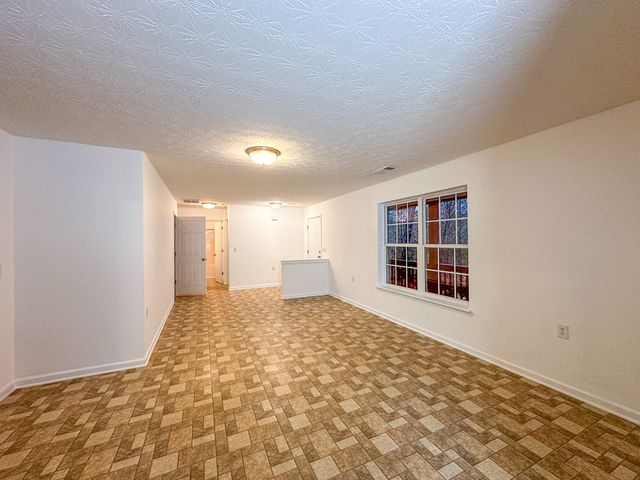 600 Indian Trail, Mccaysville, GA 30555