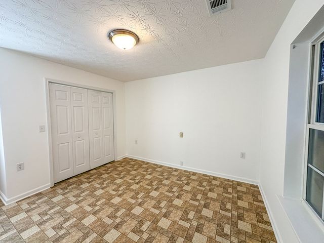 600 Indian Trail, Mccaysville, GA 30555