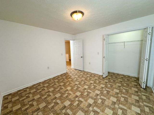 600 Indian Trail, Mccaysville, GA 30555