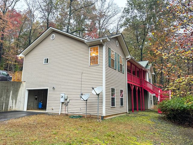 600 Indian Trail, Mccaysville, GA 30555