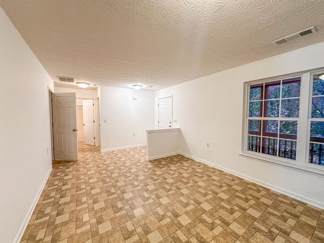 600 Indian Trail, Mccaysville, GA 30555