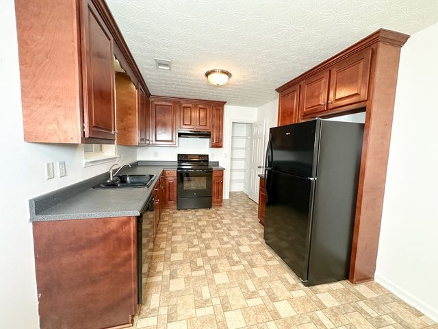 600 Indian Trail, Mccaysville, GA 30555