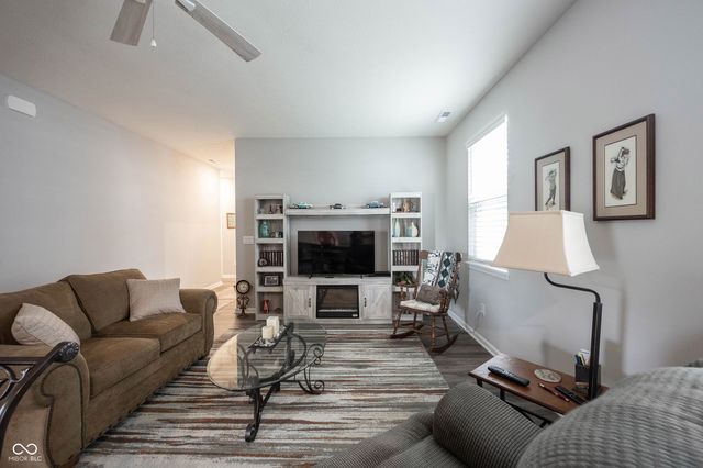 2532 Lamar Drive, Whitestown, IN 46075