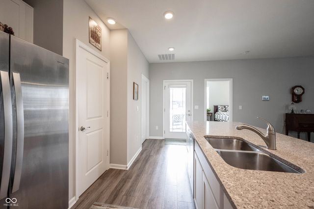 2532 Lamar Drive, Whitestown, IN 46075