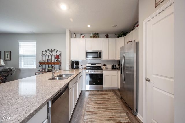 2532 Lamar Drive, Whitestown, IN 46075