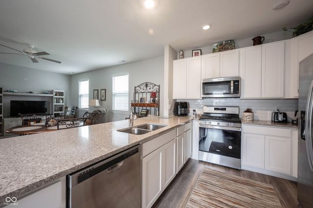 2532 Lamar Drive, Whitestown, IN 46075