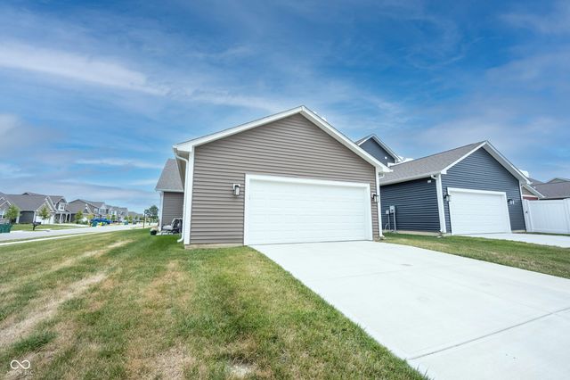 2532 Lamar Drive, Whitestown, IN 46075