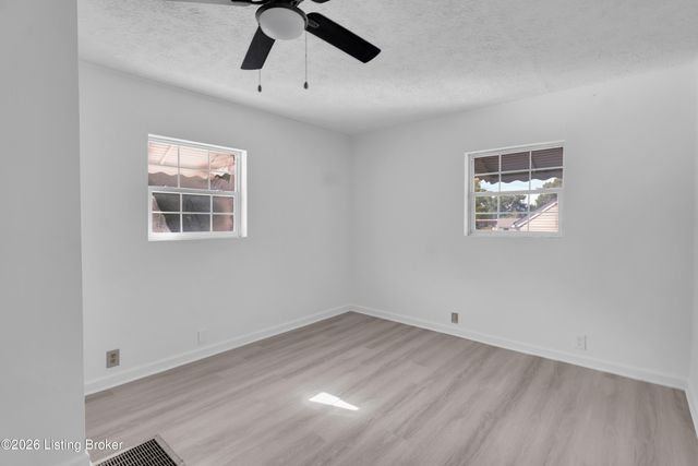 3210 Mildred Dr, Louisville, KY 40216