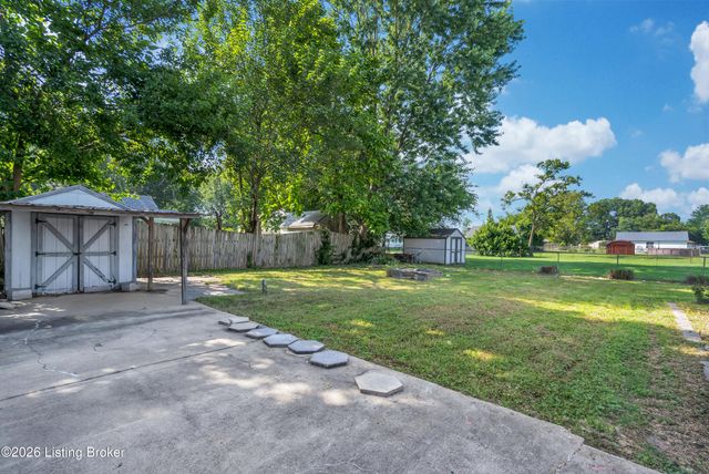 3210 Mildred Dr, Louisville, KY 40216