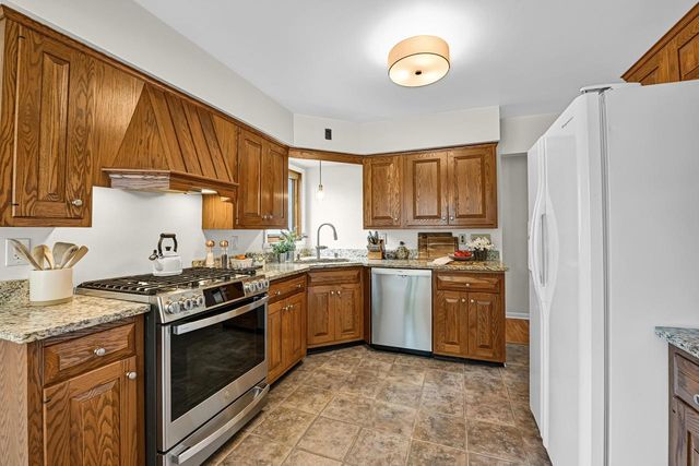 2329 N 89th STREET, Wauwatosa, WI 53226