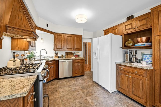 2329 N 89th STREET, Wauwatosa, WI 53226