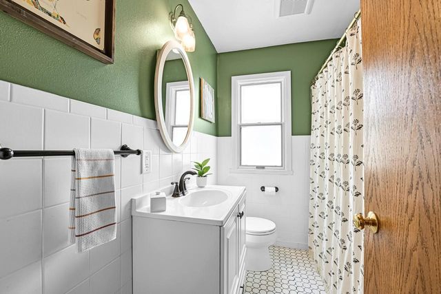 2329 N 89th STREET, Wauwatosa, WI 53226