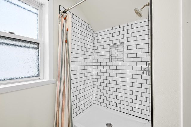 2329 N 89th STREET, Wauwatosa, WI 53226