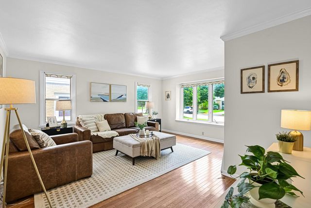 2329 N 89th STREET, Wauwatosa, WI 53226