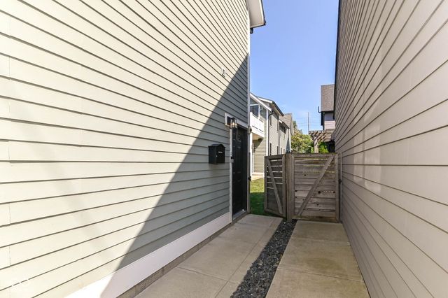 1606 N New Jersey Street, Indianapolis, IN 46202