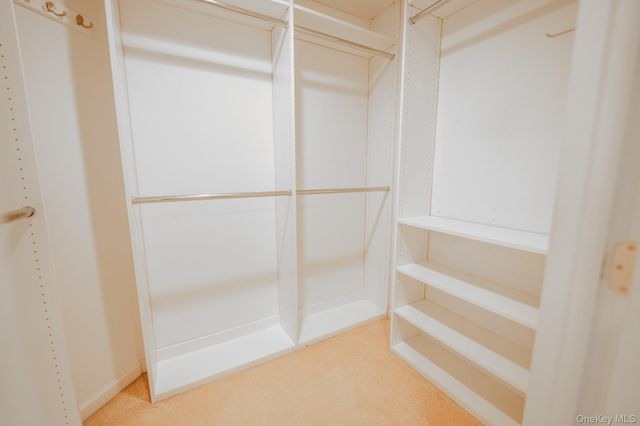 9 Mohannis Way, Kings Park, NY 11754