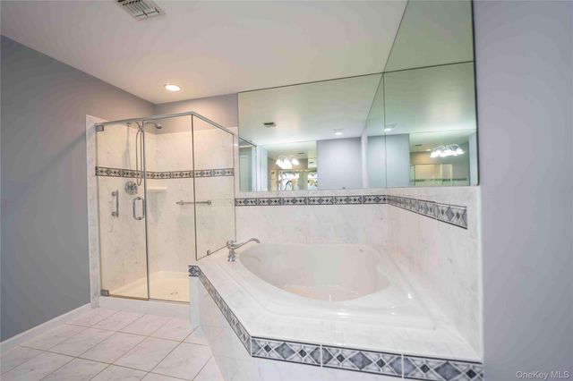 9 Mohannis Way, Kings Park, NY 11754